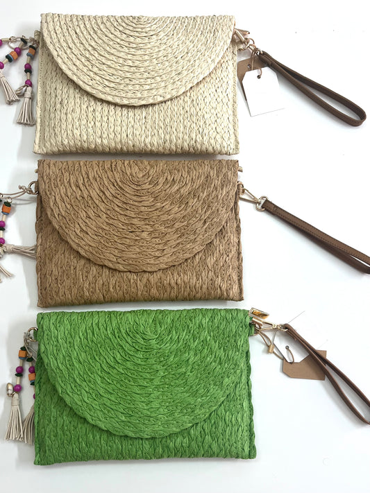 Bolso clutch artesanal de Rafia