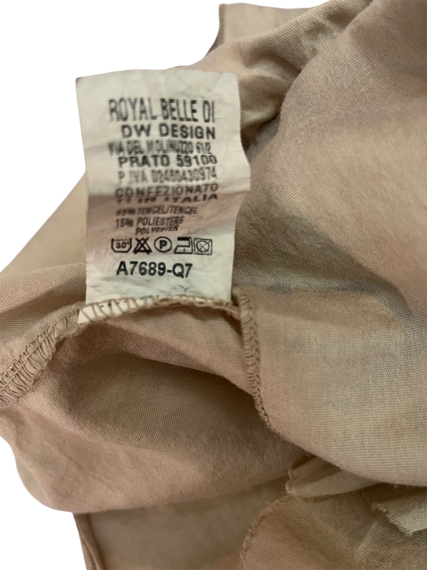 Blusa sin manga con volantes