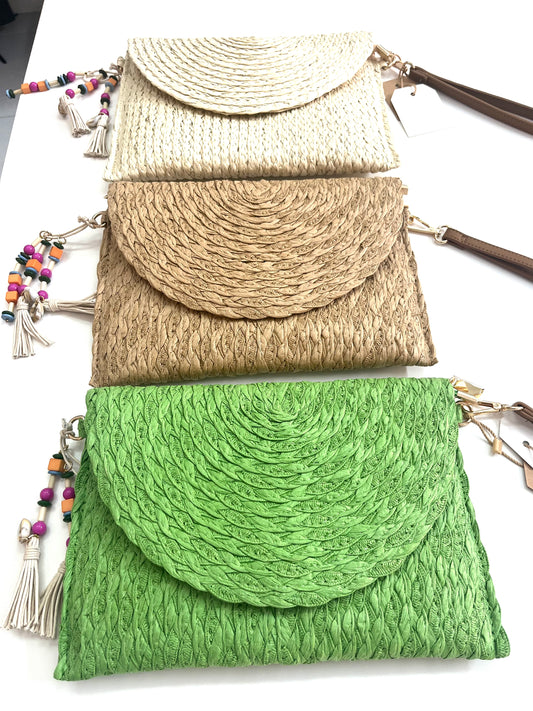 Bolso clutch artesanal de Rafia