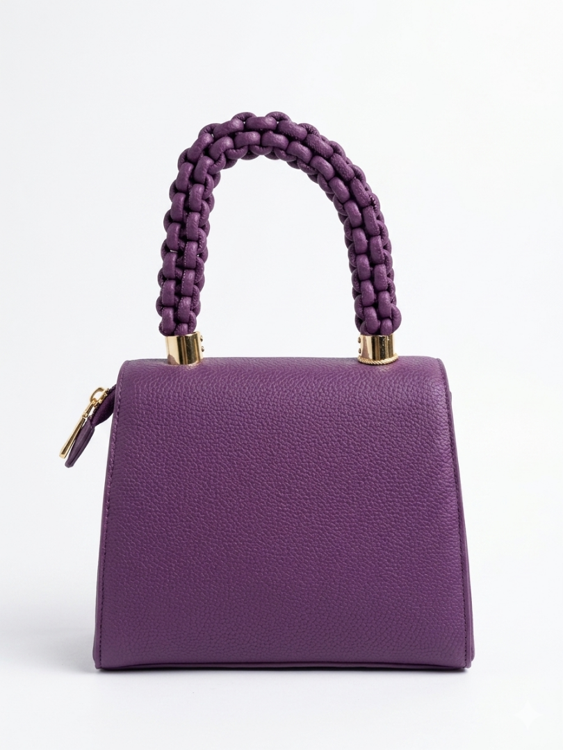 Vista posterior liso y minimalista del bolso rectangular de polipiel deluxe en color morado orquídea de Ángel Salvaje.