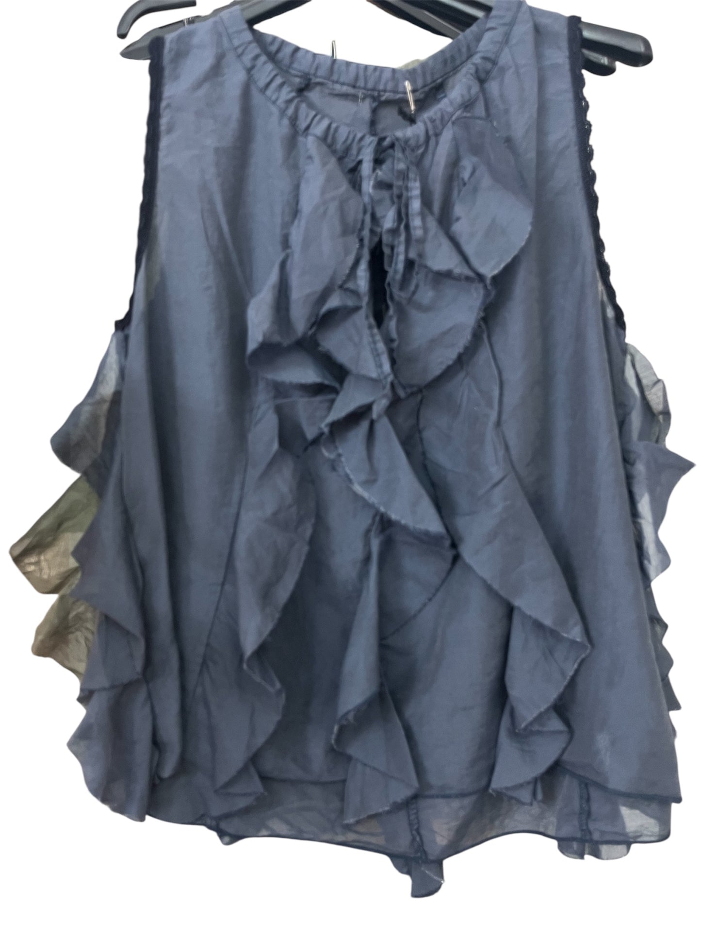 Blusa sin manga con volantes