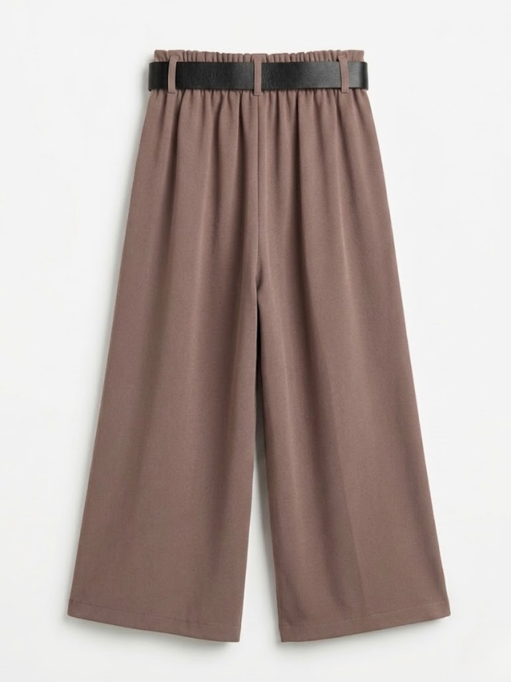 Parte de atrás de pantalón marrón chocolate con cintura elástica talla única y pernera fluida.