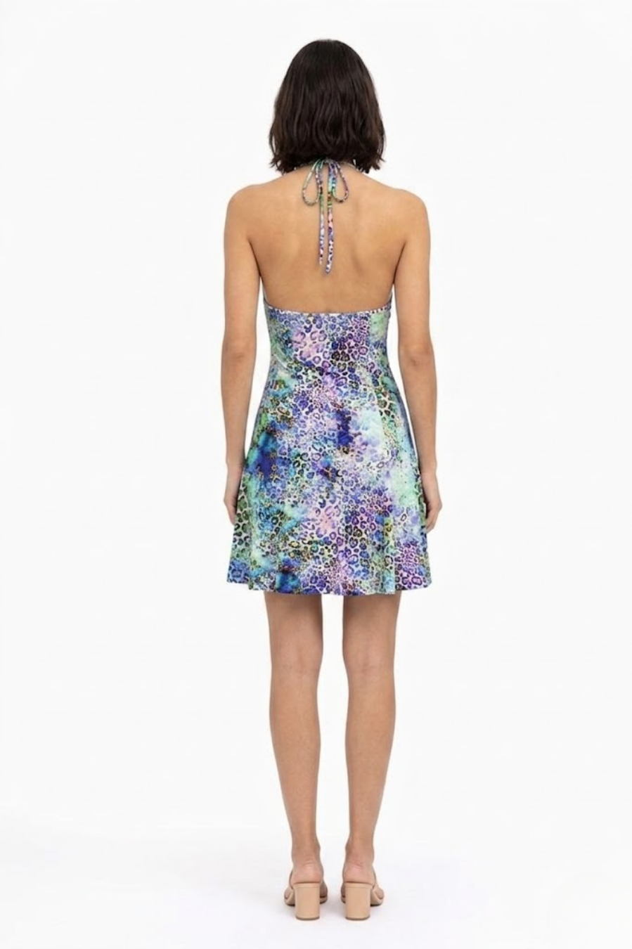 Parte trasera del vestido leopardo índigo con diseño de espalda descubierta.