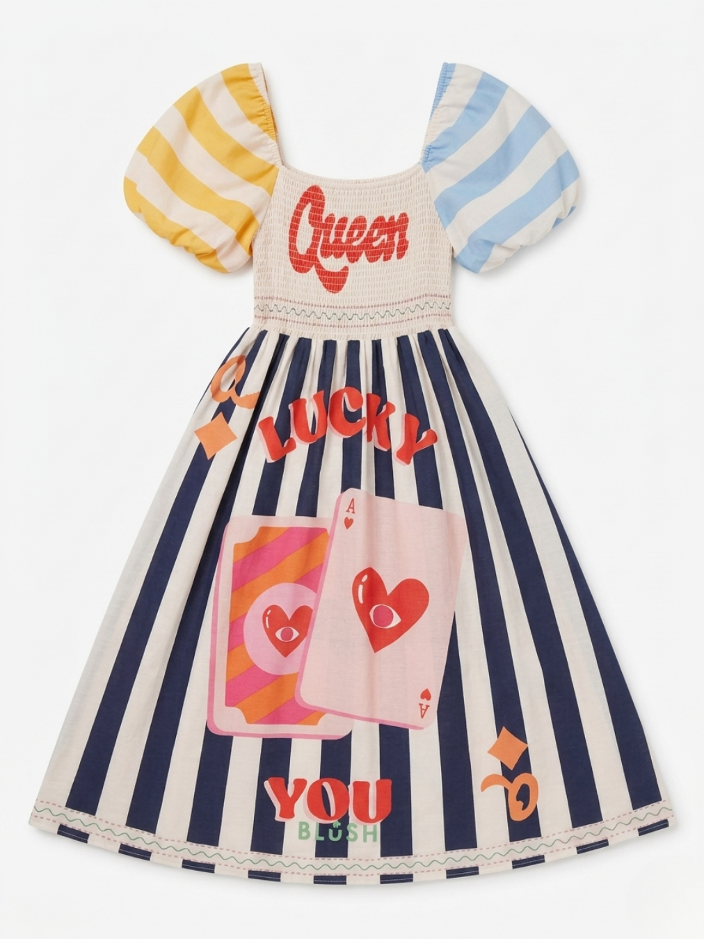 Parte delantera del vestido con rayas azul marino, cartas de corazones y mensaje Lucky You.